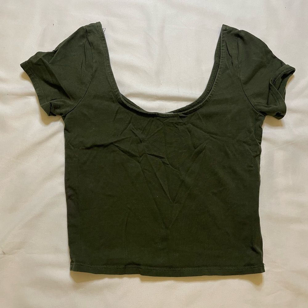 Heart & Hips size small army green crop top